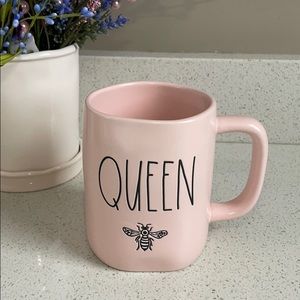 🐝RAE DUNN PINK QUEEN BEE COFFEE TEA FARMHOUSE MUG
